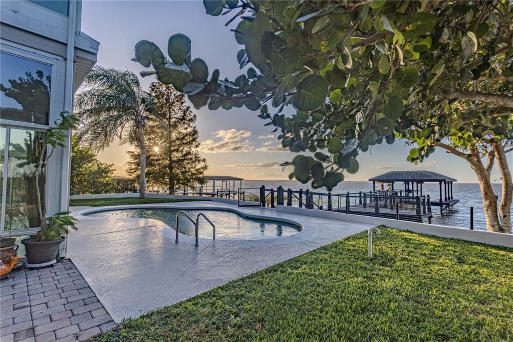 En Venta: $1,890,000 (4 camas, 3 baños, 3728 Pies cuadrados)