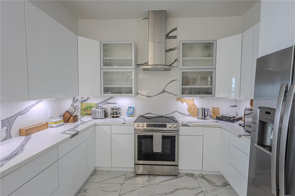 En Venta: $1,890,000 (4 camas, 3 baños, 3728 Pies cuadrados)