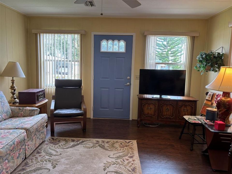 待售: $140,000 (2 贝兹, 2 浴室, 1120 平方英尺)