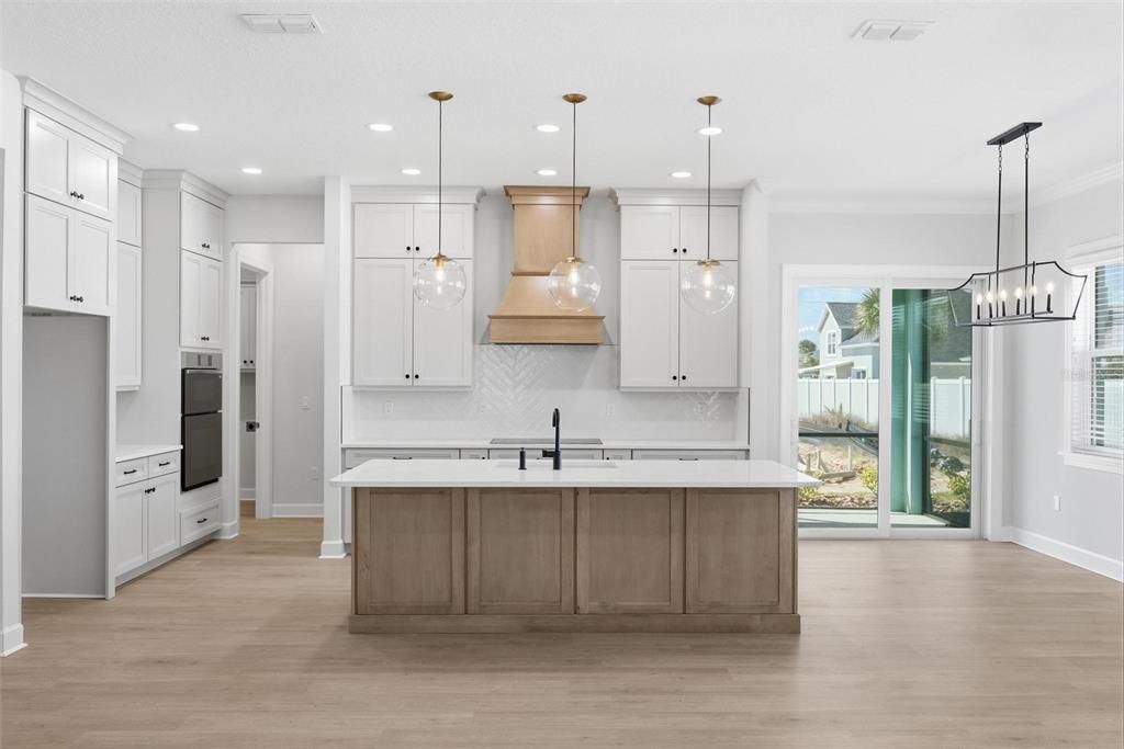 En Venta: $1,065,900 (3 camas, 2 baños, 2391 Pies cuadrados)