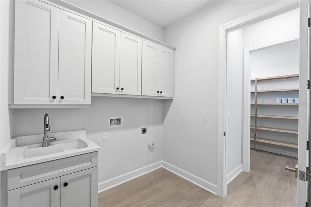 En Venta: $1,065,900 (3 camas, 2 baños, 2391 Pies cuadrados)