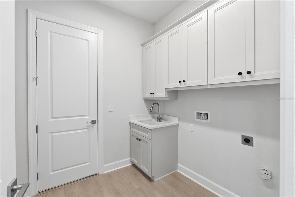 En Venta: $1,065,900 (3 camas, 2 baños, 2391 Pies cuadrados)