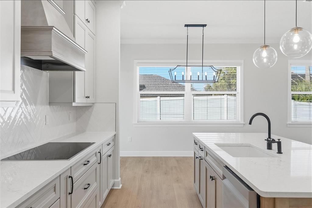 En Venta: $1,065,900 (3 camas, 2 baños, 2391 Pies cuadrados)