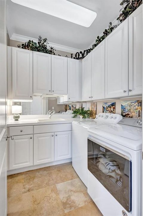 En Venta: $1,975,000 (4 camas, 4 baños, 3871 Pies cuadrados)