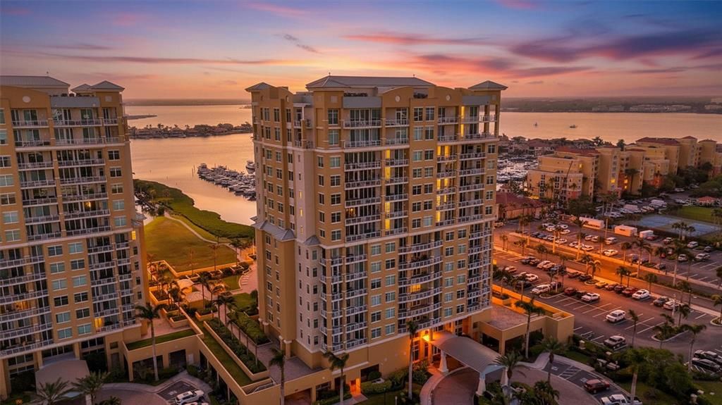 En Venta: $1,975,000 (4 camas, 4 baños, 3871 Pies cuadrados)