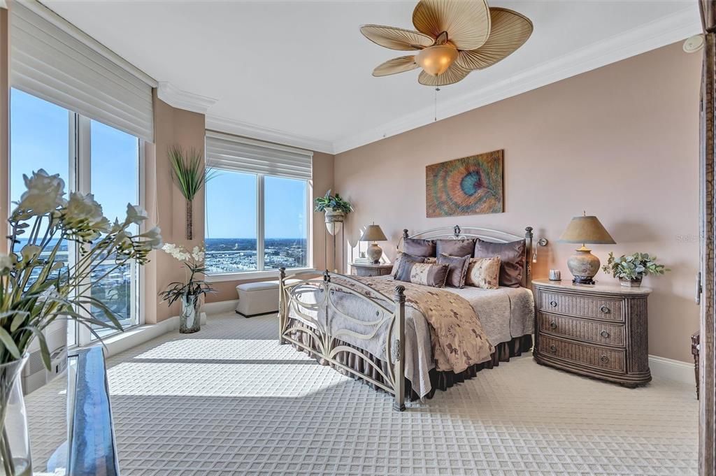 En Venta: $1,975,000 (4 camas, 4 baños, 3871 Pies cuadrados)