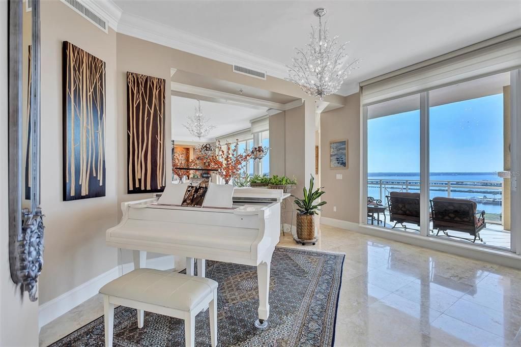 En Venta: $1,975,000 (4 camas, 4 baños, 3871 Pies cuadrados)