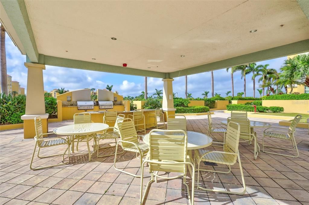 En Venta: $1,975,000 (4 camas, 4 baños, 3871 Pies cuadrados)