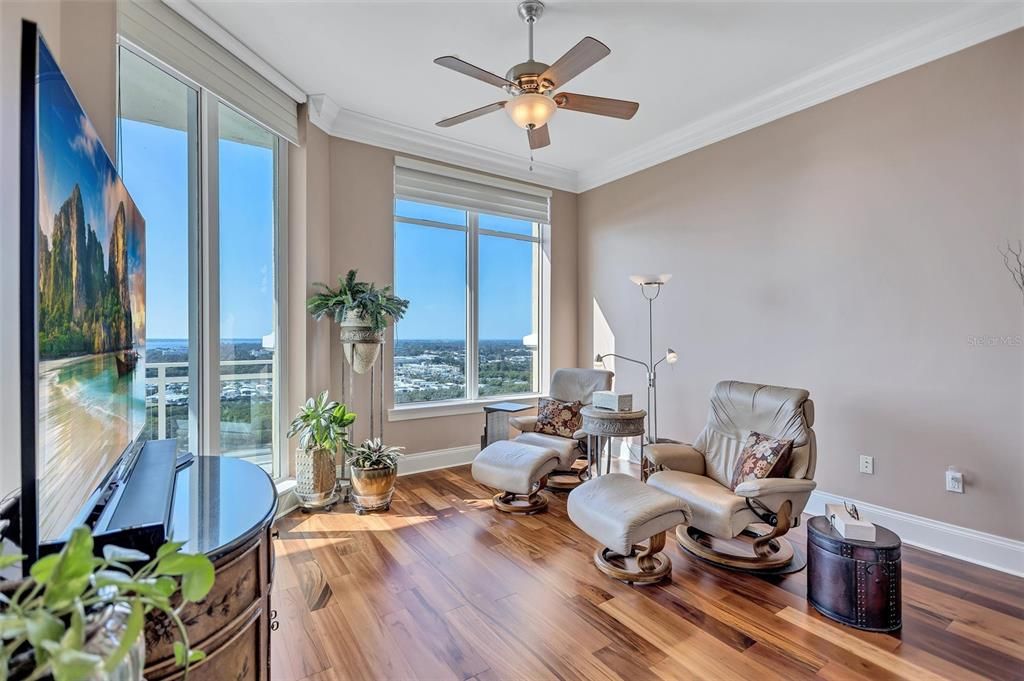 En Venta: $1,975,000 (4 camas, 4 baños, 3871 Pies cuadrados)