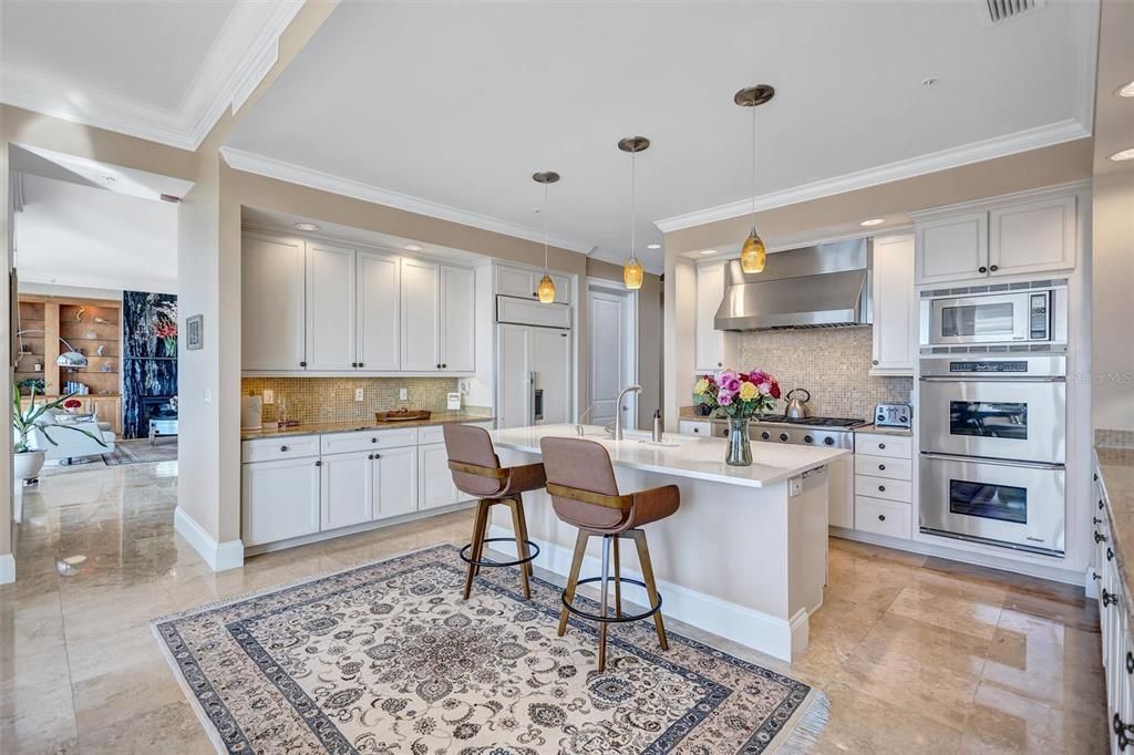 En Venta: $1,975,000 (4 camas, 4 baños, 3871 Pies cuadrados)