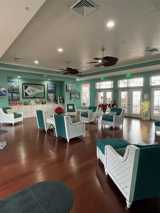 For Rent: $2,080 (2 beds, 1 baths, 825 Square Feet)