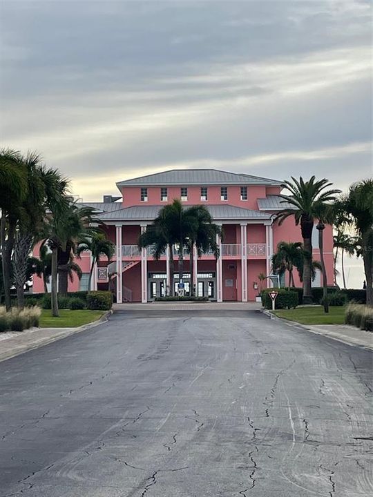 For Rent: $2,080 (2 beds, 1 baths, 825 Square Feet)