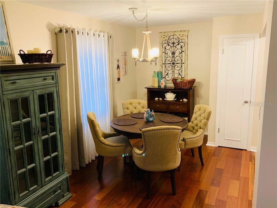 For Rent: $2,080 (2 beds, 1 baths, 825 Square Feet)