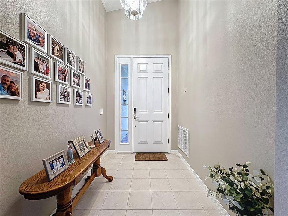 For Sale: $314,900 (2 beds, 2 baths, 1483 Square Feet)