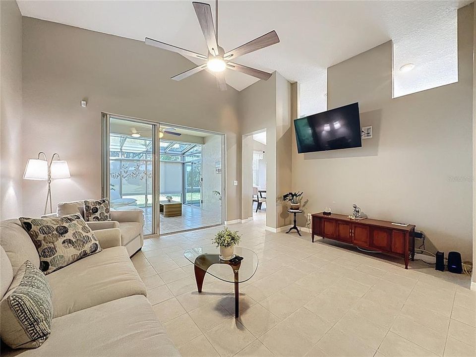 For Sale: $314,900 (2 beds, 2 baths, 1483 Square Feet)