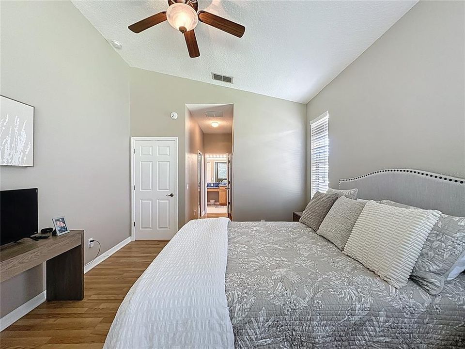 For Sale: $314,900 (2 beds, 2 baths, 1483 Square Feet)