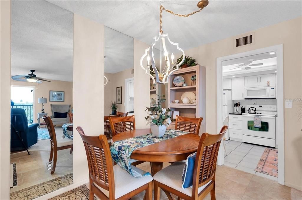 En Venta: $190,000 (2 camas, 2 baños, 915 Pies cuadrados)