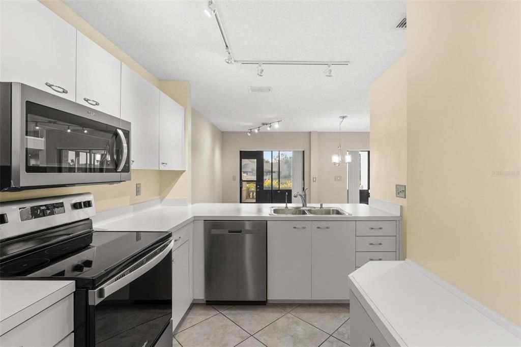 For Rent: $3,500 (3 beds, 3 baths, 1796 Square Feet)