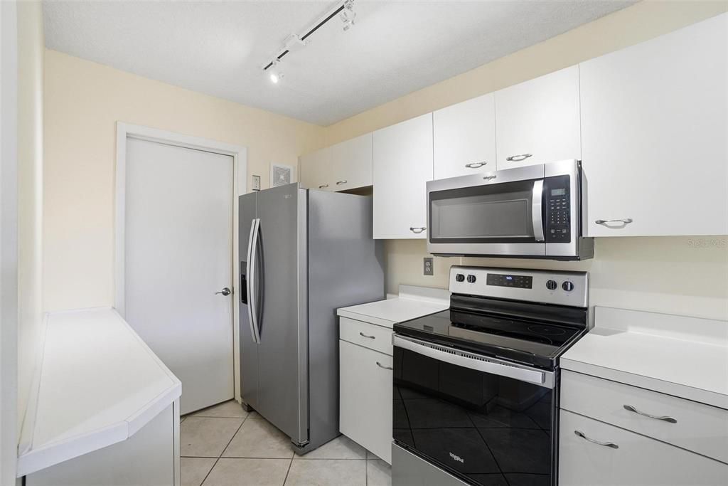 For Rent: $3,500 (3 beds, 3 baths, 1796 Square Feet)