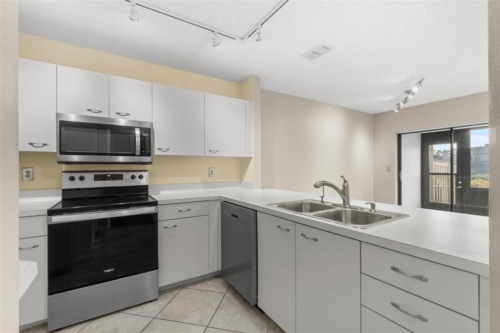 For Rent: $3,500 (3 beds, 3 baths, 1796 Square Feet)