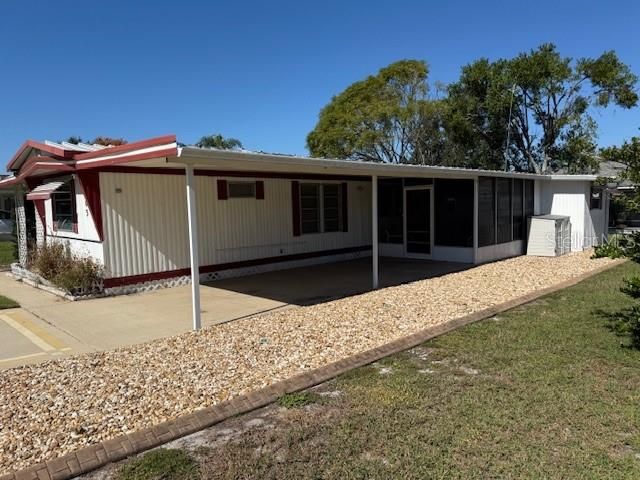 Active With Contract: $130,000 (2 beds, 2 baths, 672 Square Feet)