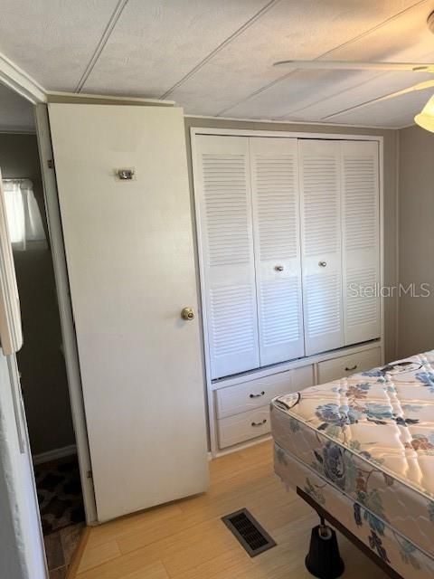 Active With Contract: $130,000 (2 beds, 2 baths, 672 Square Feet)