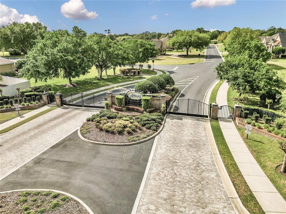 For Sale: $545,000 (5 beds, 3 baths, 2737 Square Feet)