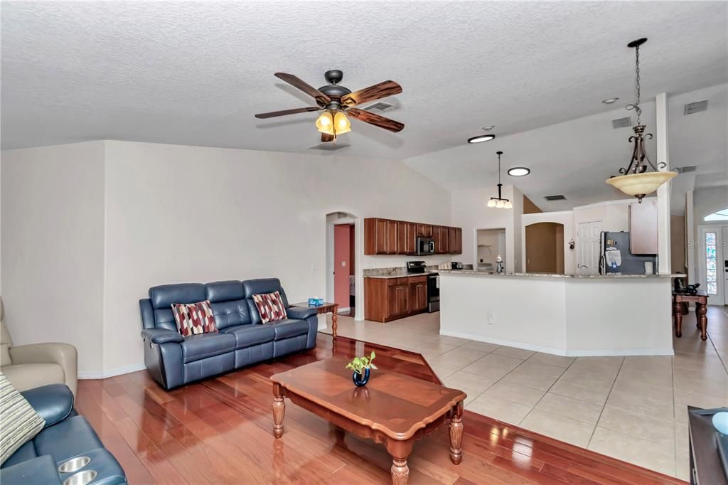 For Sale: $545,000 (5 beds, 3 baths, 2737 Square Feet)