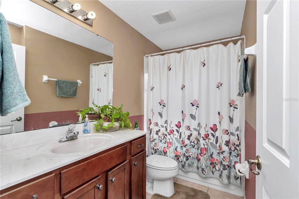 For Sale: $545,000 (5 beds, 3 baths, 2737 Square Feet)