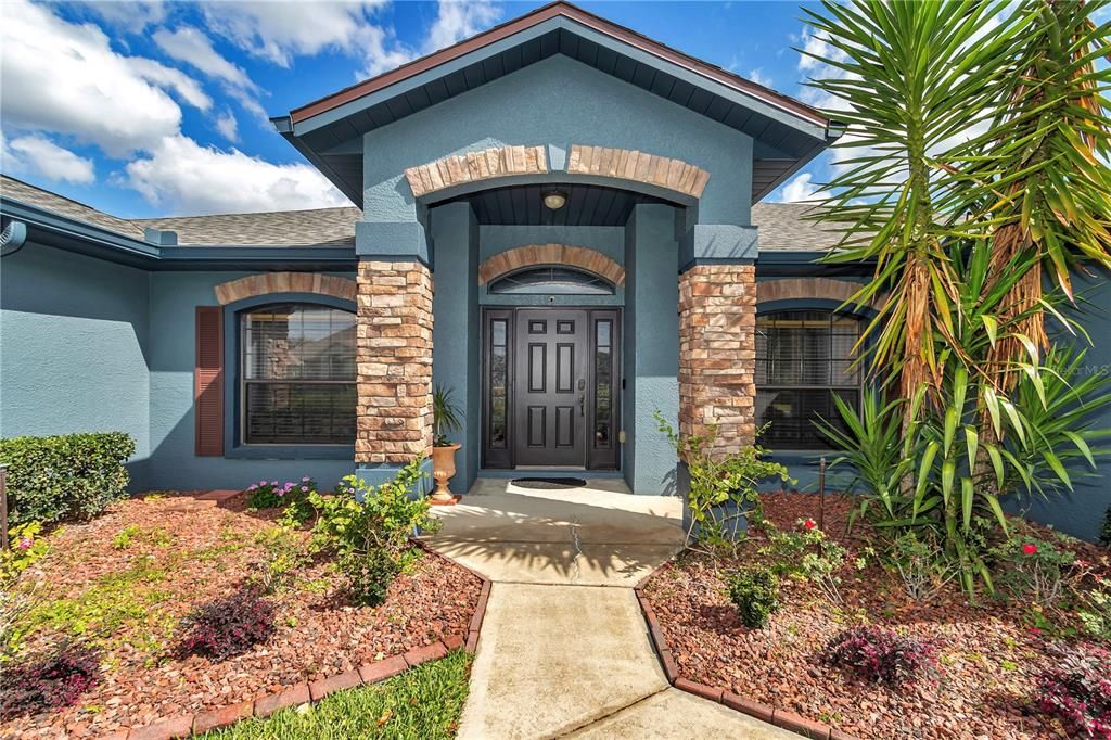 For Sale: $545,000 (5 beds, 3 baths, 2737 Square Feet)