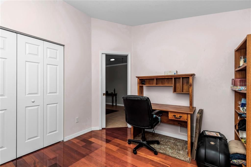 For Sale: $545,000 (5 beds, 3 baths, 2737 Square Feet)