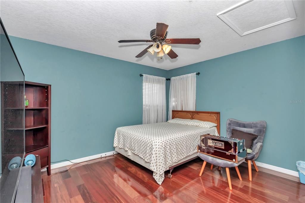 For Sale: $545,000 (5 beds, 3 baths, 2737 Square Feet)