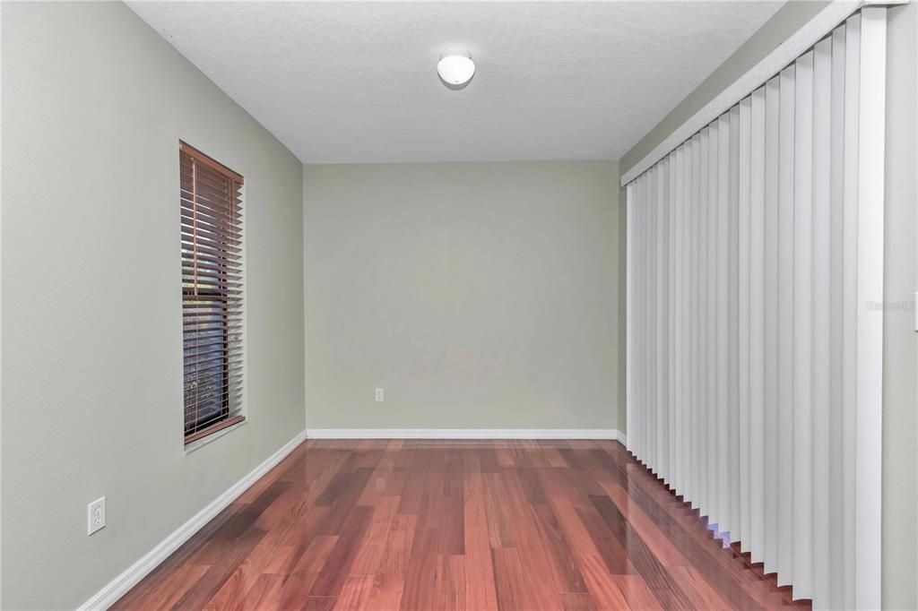 For Sale: $545,000 (5 beds, 3 baths, 2737 Square Feet)