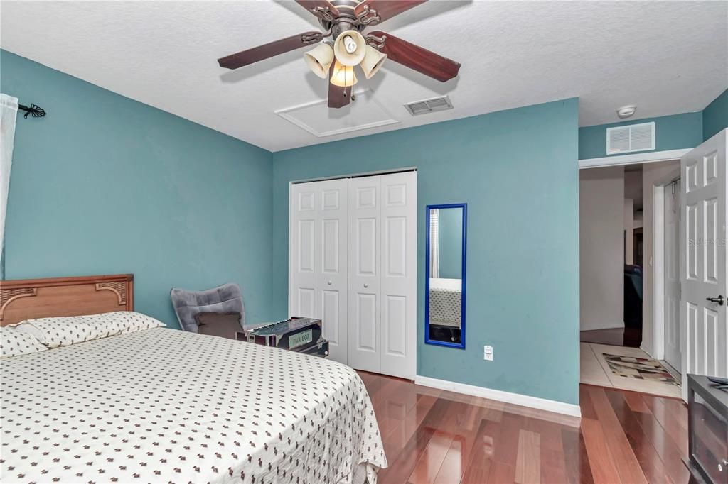 For Sale: $545,000 (5 beds, 3 baths, 2737 Square Feet)