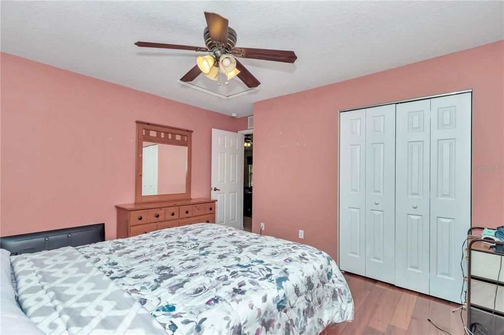 For Sale: $545,000 (5 beds, 3 baths, 2737 Square Feet)