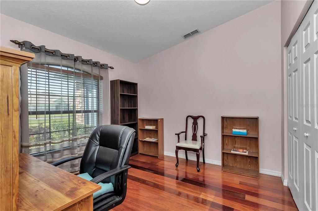 For Sale: $545,000 (5 beds, 3 baths, 2737 Square Feet)