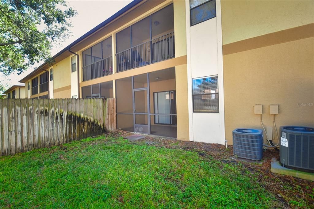 For Sale: $175,000 (2 beds, 2 baths, 1018 Square Feet)