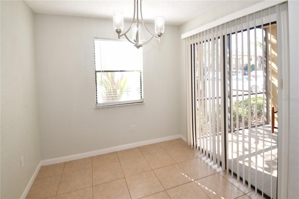 For Sale: $175,000 (2 beds, 2 baths, 1018 Square Feet)