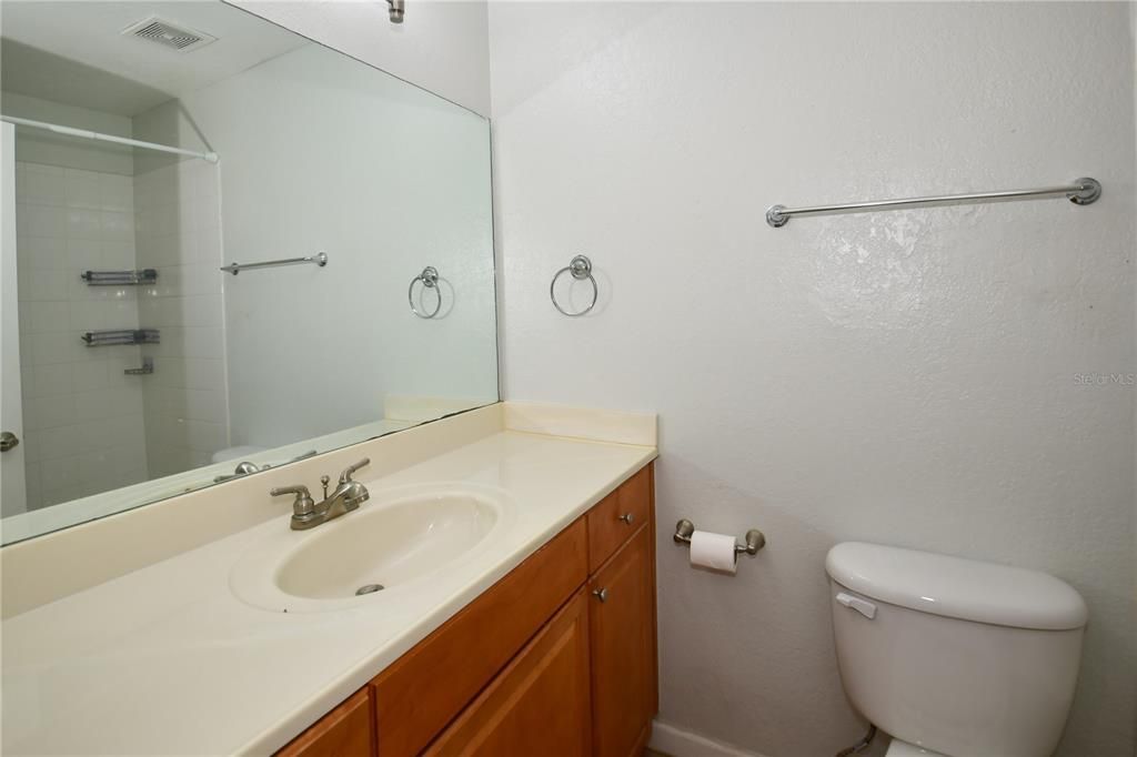 For Sale: $175,000 (2 beds, 2 baths, 1018 Square Feet)