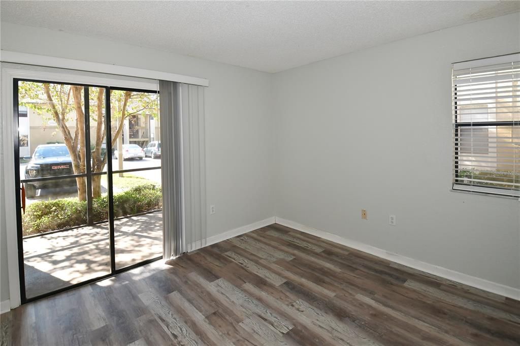 For Sale: $175,000 (2 beds, 2 baths, 1018 Square Feet)