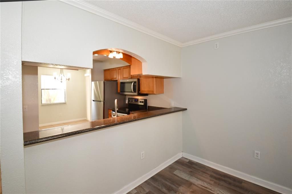 For Sale: $175,000 (2 beds, 2 baths, 1018 Square Feet)