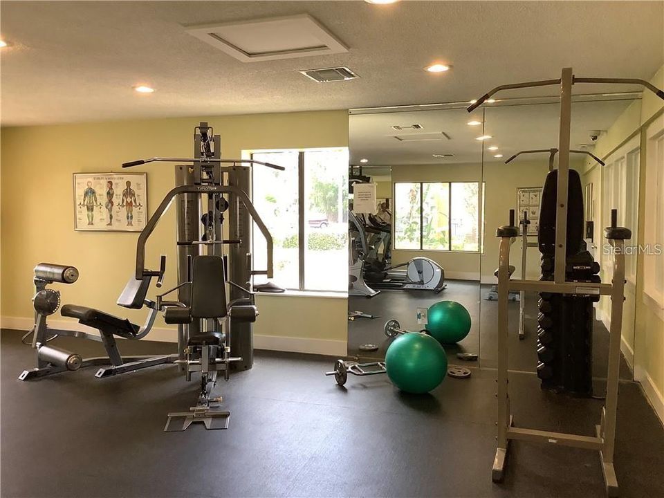 For Sale: $175,000 (2 beds, 2 baths, 1018 Square Feet)