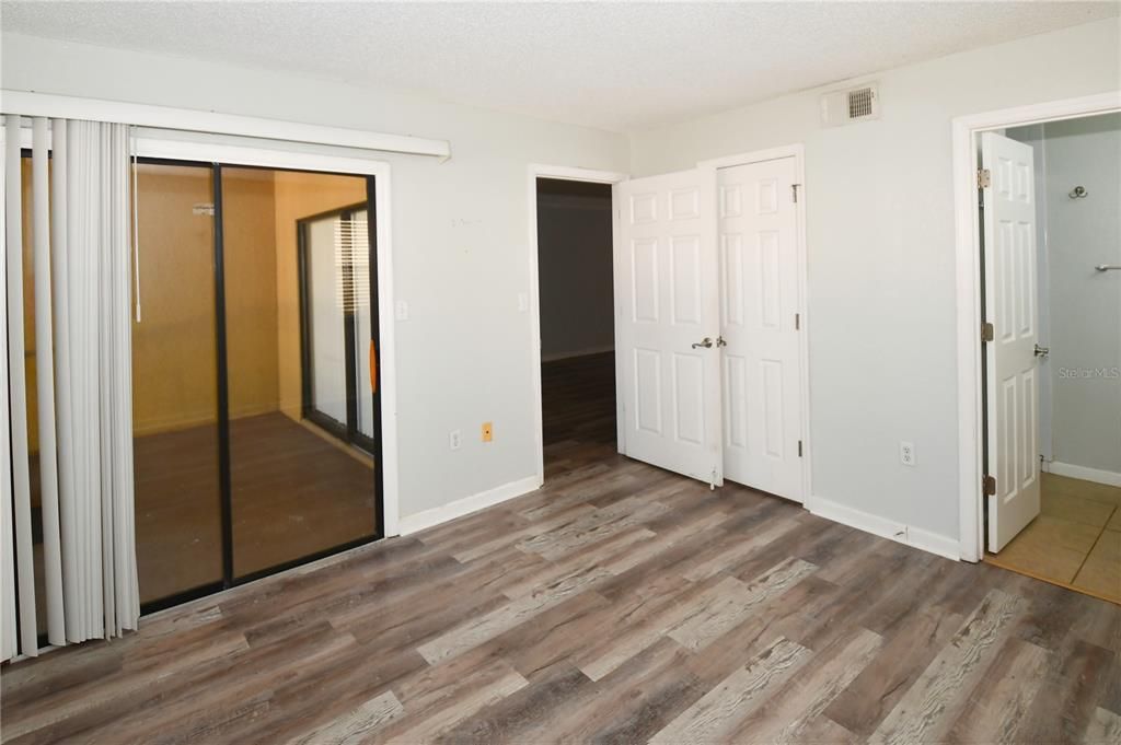 For Sale: $175,000 (2 beds, 2 baths, 1018 Square Feet)