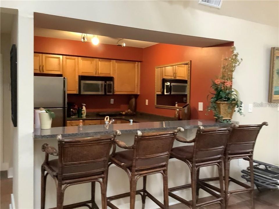 For Sale: $175,000 (2 beds, 2 baths, 1018 Square Feet)