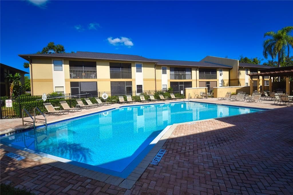 For Sale: $175,000 (2 beds, 2 baths, 1018 Square Feet)