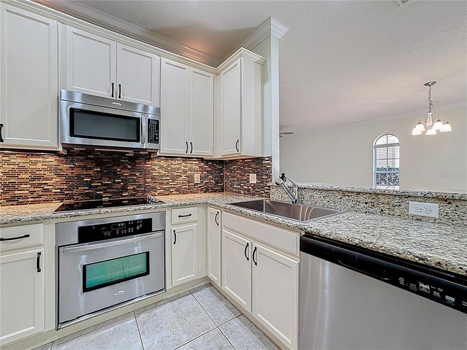 For Rent: $3,400 (4 beds, 3 baths, 2400 Square Feet)