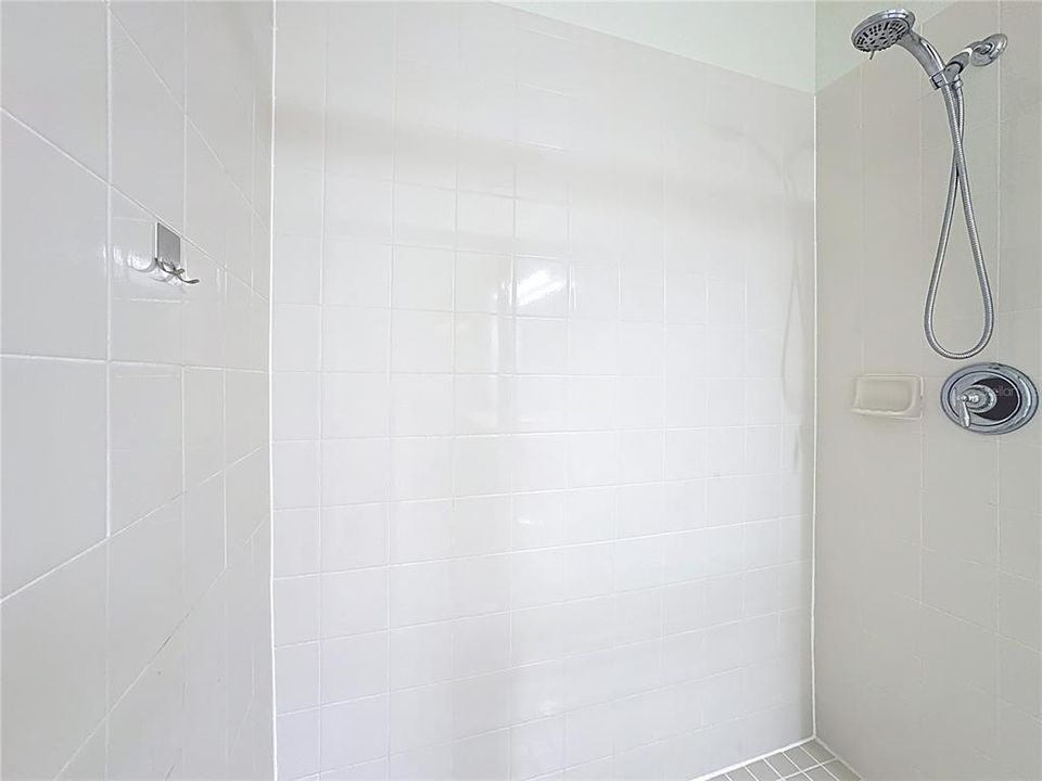 For Rent: $3,400 (4 beds, 3 baths, 2400 Square Feet)