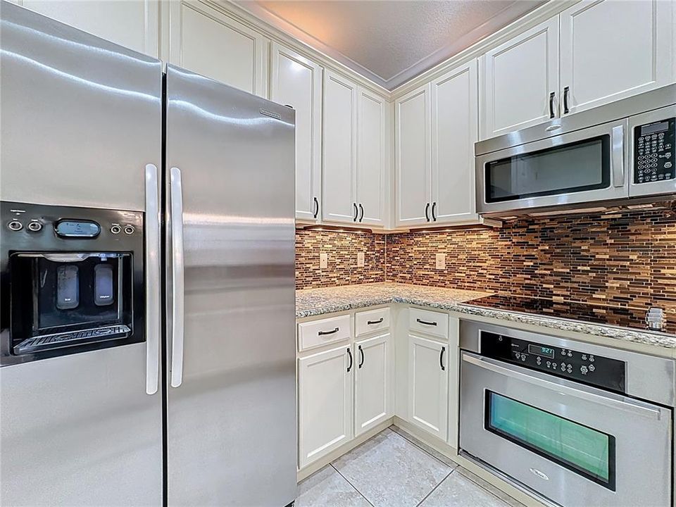 For Rent: $3,400 (4 beds, 3 baths, 2400 Square Feet)