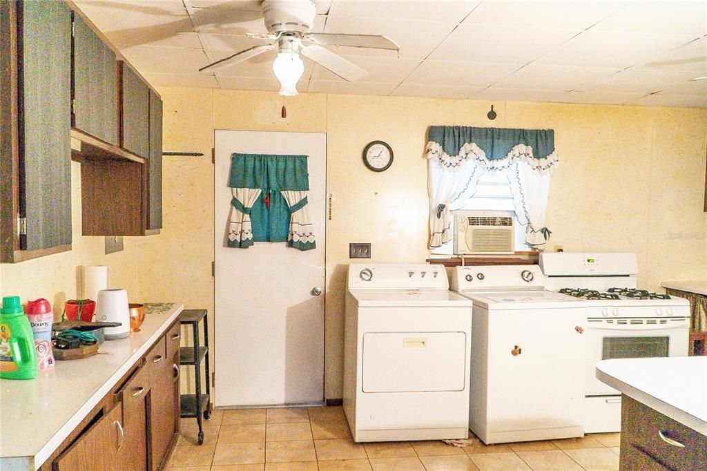 Activo con contrato: $160,000 (2 camas, 1 baños, 1056 Pies cuadrados)