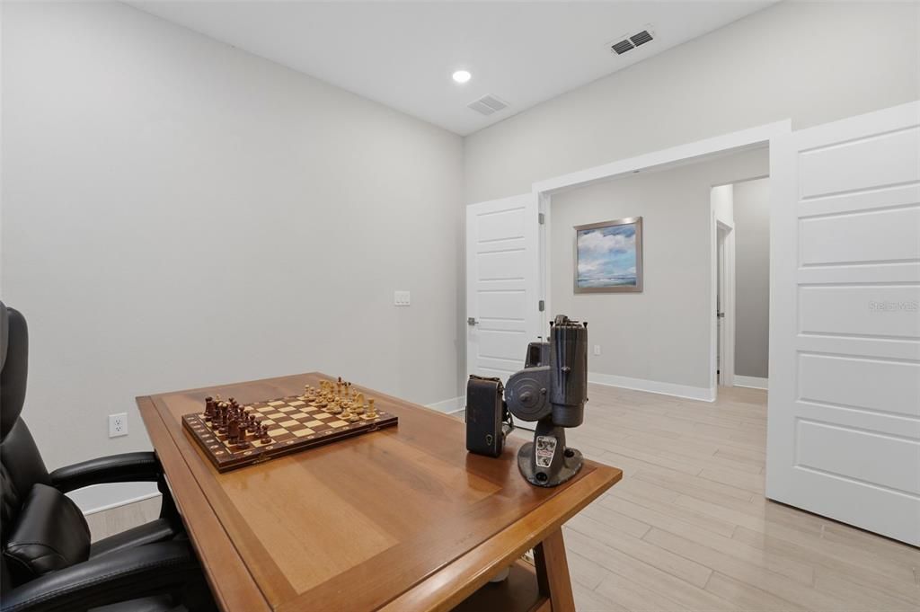 Под контрактом: $650,000 (4 спален, 3 ванн, 2333 Квадратных фут)